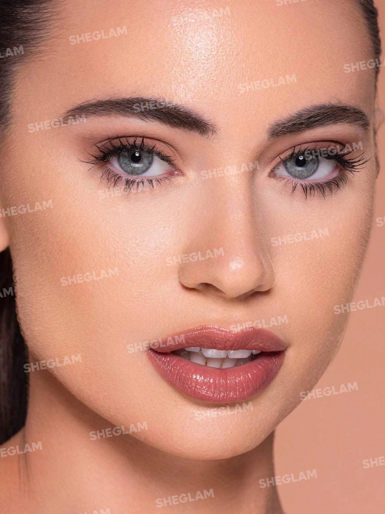 COMPLEXION PRO LONG LASTING BREATHABLE MATTE FOUNDATION